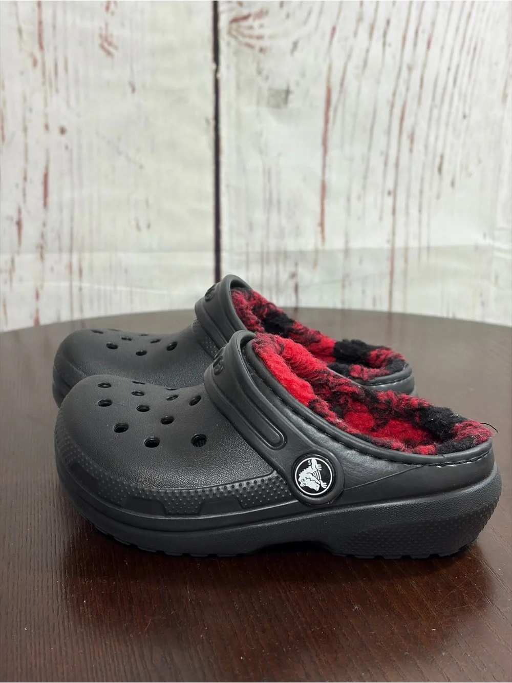 CROCS Kids Classic Lined Clog - Black with Red Plaid Lining Toddler C9